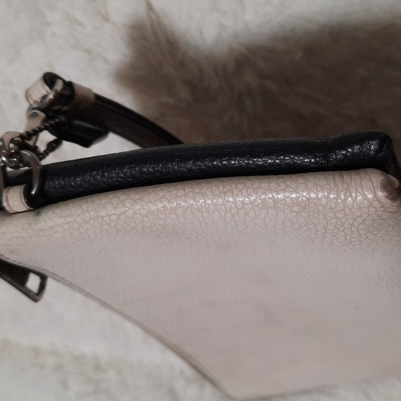 Coach Wristlet - Picture 9 of 11